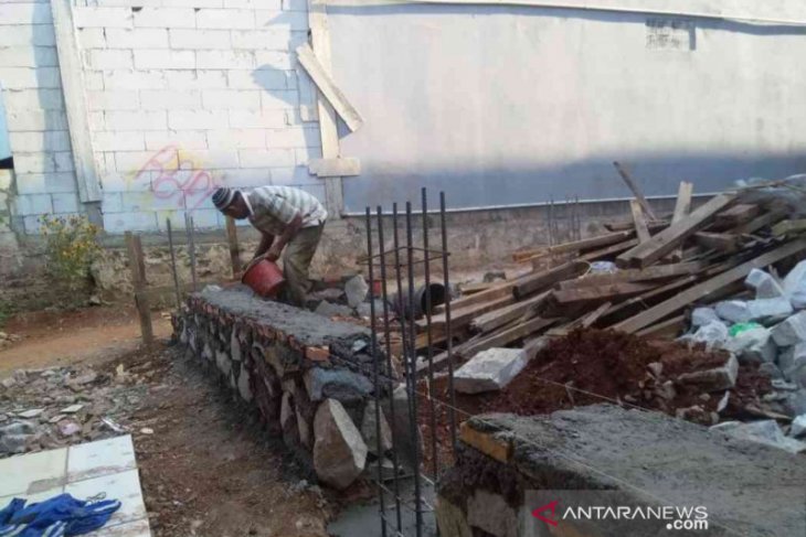 Tingkatkan kemampuan bidang konstruksi, Pemkab Bekasi sertifikasi para tukang