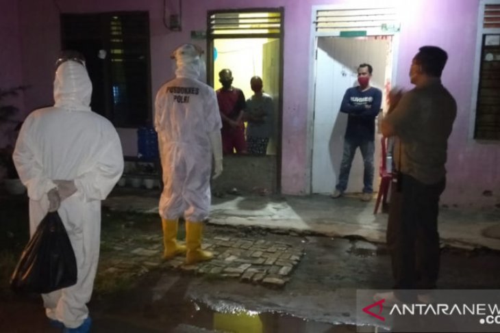 Wali Kota Jambi antarkan sembako ke warga yang terserang COVID-19