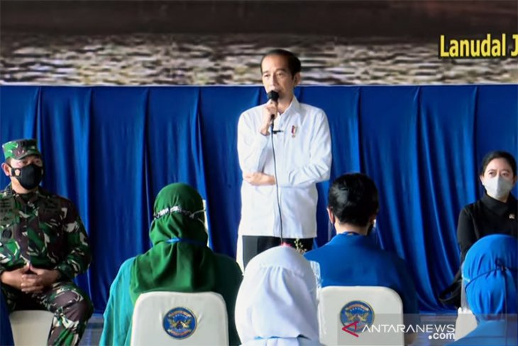 Presiden beri rumah keluarga awak KRI Nanggala