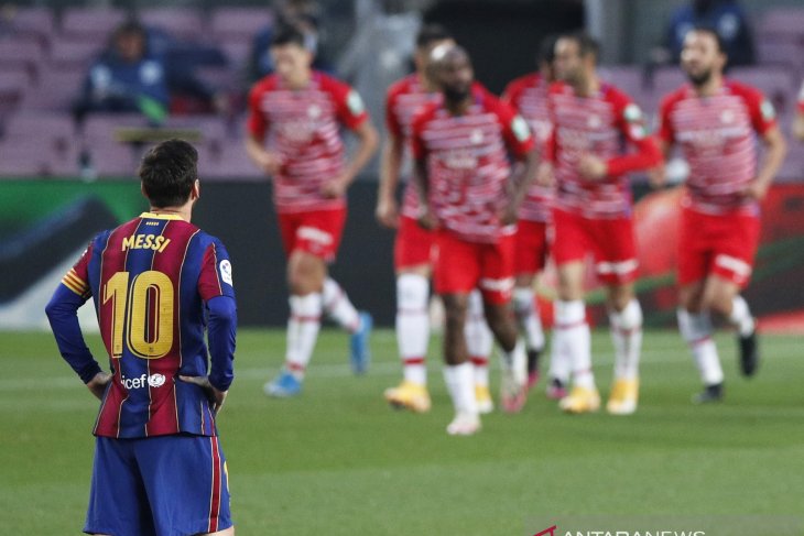 Barca buang peluang ke puncak setelah dihajar Granada