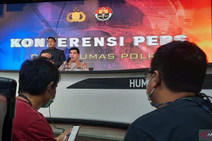 Polri jelaskan barang bukti cairan di sekretariat FPI bahan baku peledak