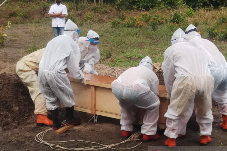 Seorang guru di Bangka meninggal akibat terkonfirmasi COVID-19