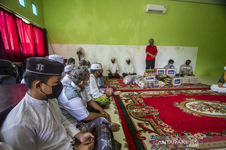 ANTARA Kalsel dan Adaro Indonesia Berbagi