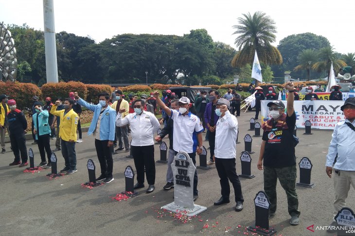Serikat pekerja tuntut pencabutan UU Ciptaker dalam peringati Hari Buruh