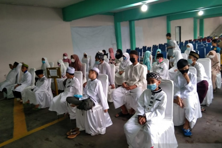 Pemkab Basel santuni 395 mustahiq