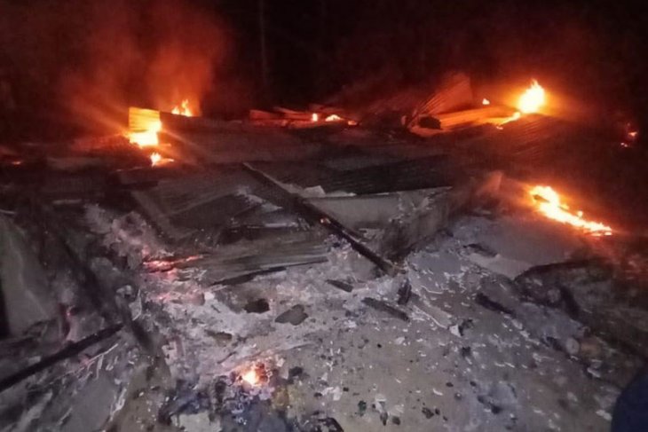 Rumah janda lima anak ludes terbakar