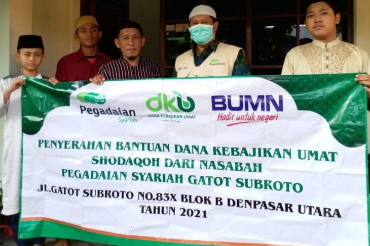 Pegadaian Syariah Gatot Subroto di Denpasar salurkan dana kebajikan umat