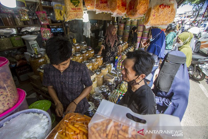 Penjualan Kue Kering Jelang Lebaran Meningkat