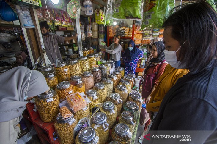 Penjualan Kue Kering Jelang Lebaran Meningkat