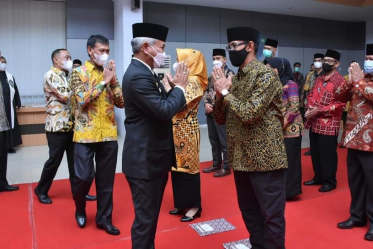 Bupati Ketapang lantik anggota direksi dan komisaris BUMD serta TP3D