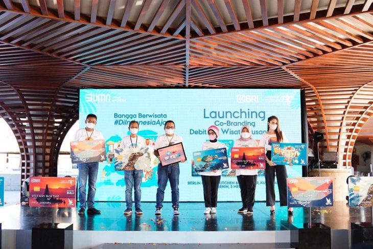 BRI - Kemenparekraf luncurkan debit BRI Wisata Nusantara