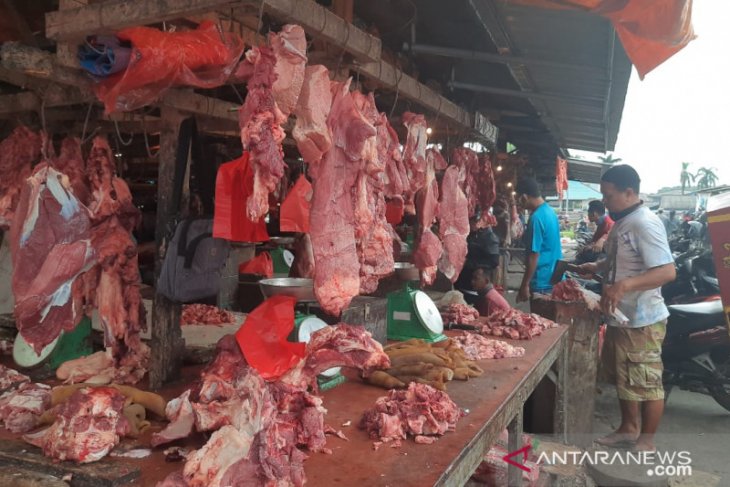 Harga daging sapi dan ayam di Tanjung Pandan naik jelang lebaran