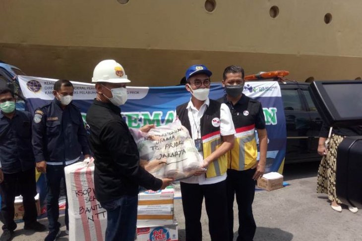 Stake holder Pelabuhan Tanjung Priok kirim bantuan untuk korban banjir di NTT