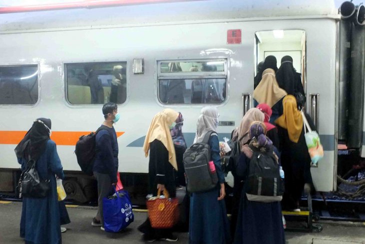 Masa larangan mudik, KAI Daop 9 Jember hanya operasikan lima kereta untuk keperluan mendesak