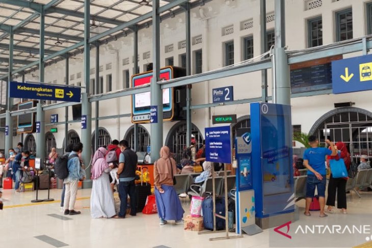 KAI layani 2.852 penumpang non-mudik pada hari pertama larangan mudik
