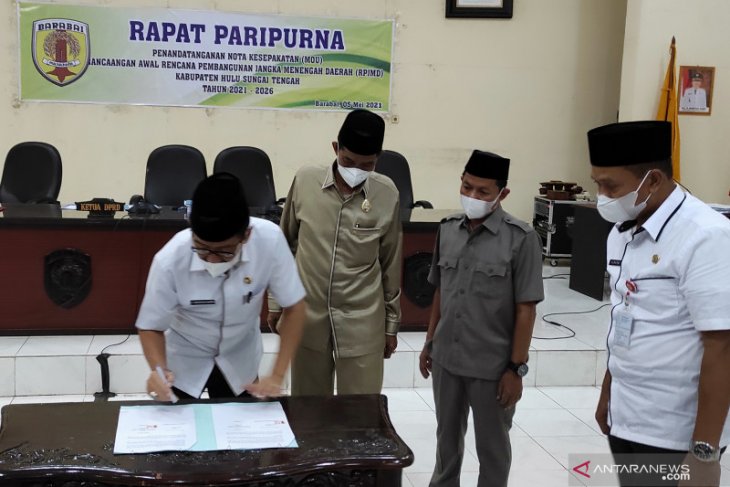 DPRD HST kecewa Bupati tak hadir paripurna penandatanganan MoU RPJMD