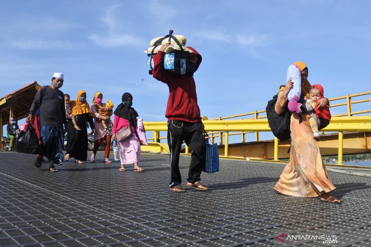 Pemudik di Pelabuhan Jangkar 