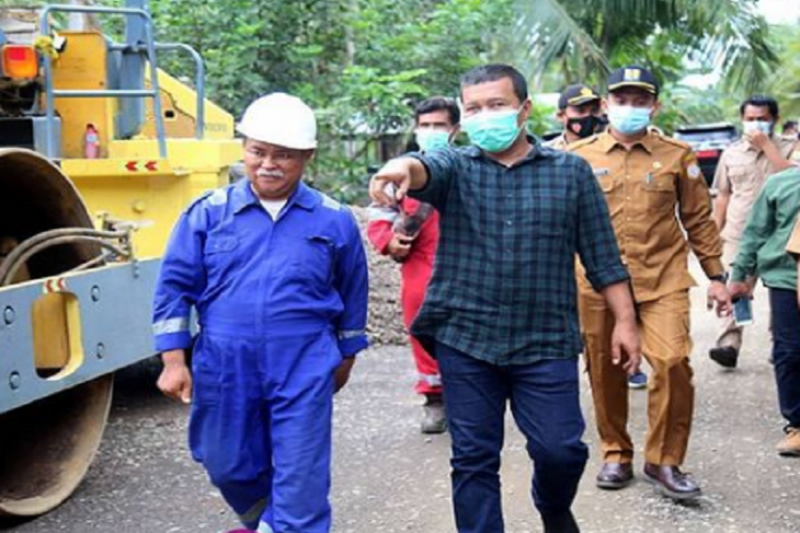 Bupati Tanjabtim tinjau jalan yang dibangun PetroChina