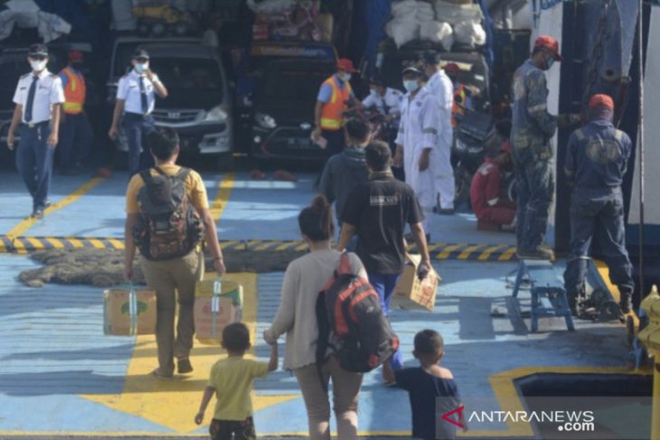 Pemprov Jatim siagakan 302 personel awasi ASN nekat mudik