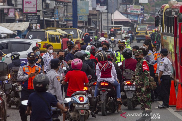 Penyekatan pemudik di Karawang 