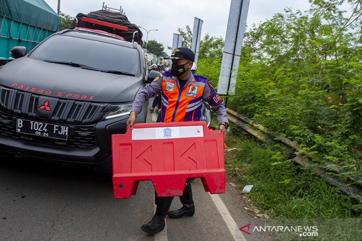 Penyekatan pemudik di Karawang 