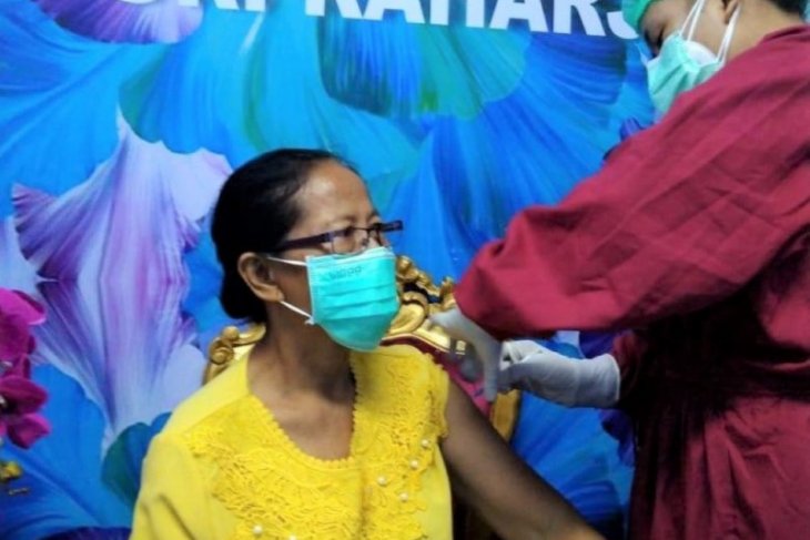 Bali targetkan vaksinasi 500 ribu orang dalam dua pekan
