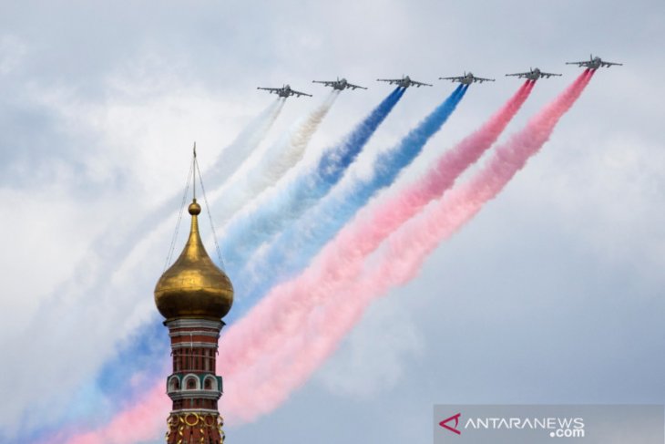 Putin tinjau kekuatan militer Rusia, ketegangan dengan Barat naik