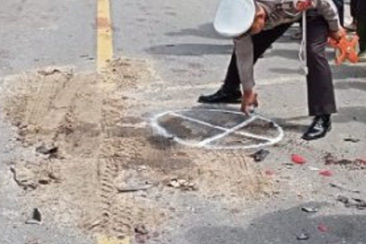 Motor metik tabrak ekor truk, pengendara meninggal di lokasi kejadian