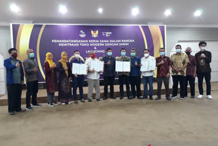 ACE Kediri bagikan ratusan APD