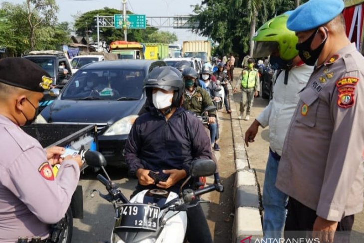 1.500 kendaraan diputar balik di titik penyekatan jalur arteri Bekasi