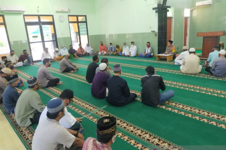 Sosialisasikan larangan mudik, Polres Bangka Barat gandeng pengurus masjid