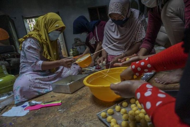 Pengiriman kue lebaran ke luar negeri