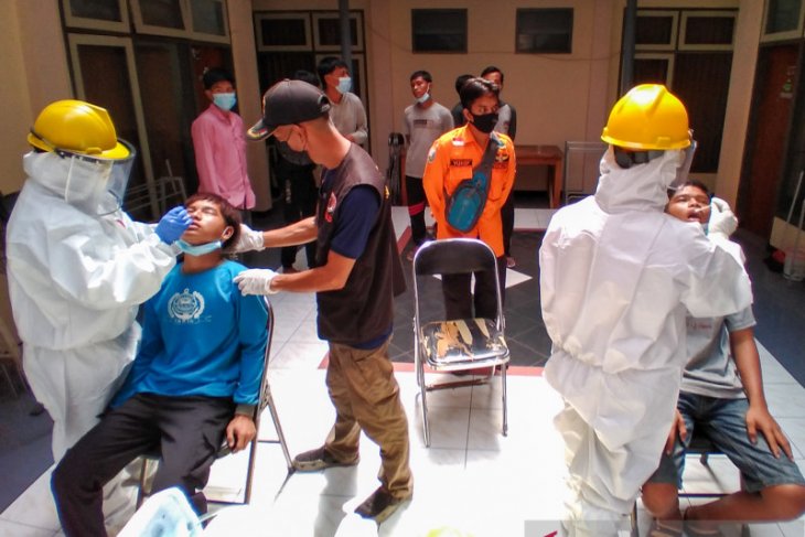 Telantar di Pelabuhan Jangkar, 12 pelajar SMKN Painan Sumbar dikarantina di Situbondo