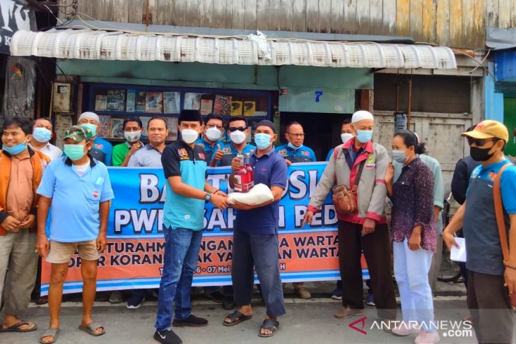 PWI Asahan gelar bakti sosial peduli