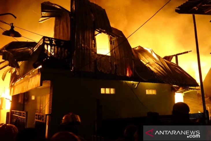 28 rumah di Makassar hangus terbakar