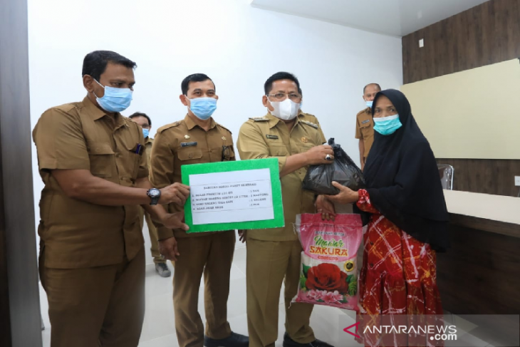 Aminullah salurkan bantuan untuk disabilitas dan fakir miskin