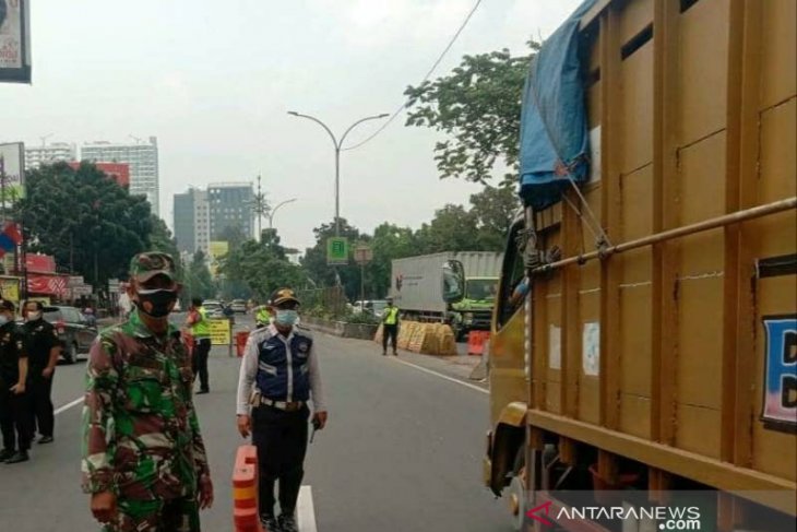 Dishub kota tangerang putar balik 313 kendaraan yang hendak mudik