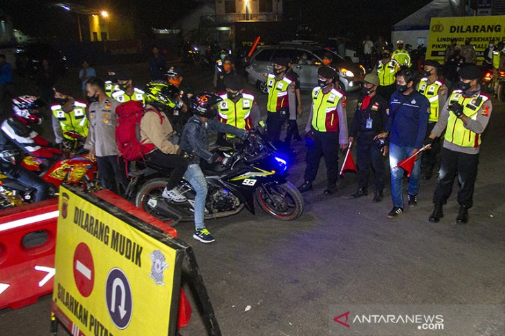 Penyekatan pemudik di jalur Pantura Subang 