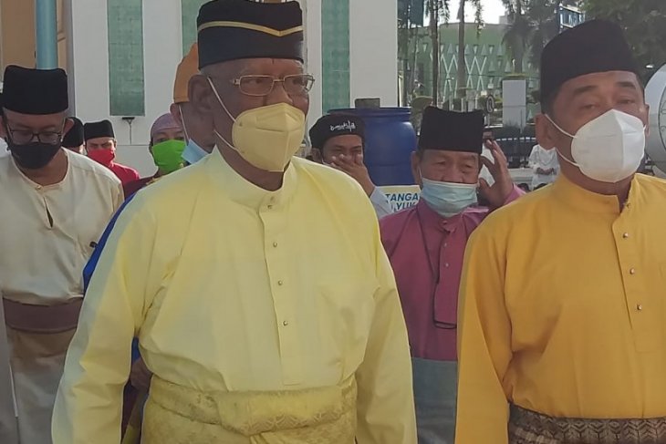 Pemangku Sultan Deli Shalat Id Masjid Raya Al-Mashun Medan