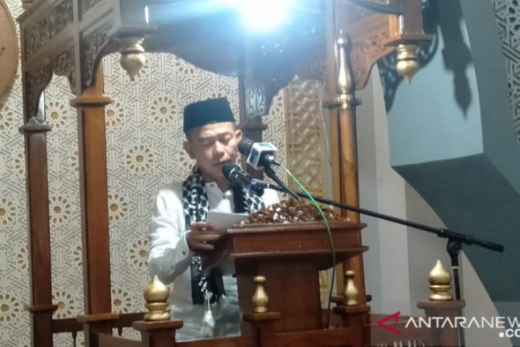 Bupati Bangka apresiasi penerapan prokes jamaah Ied