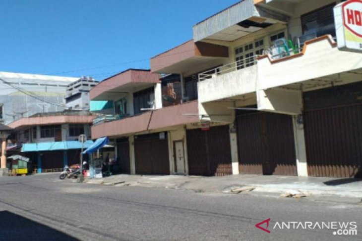 Hari kedua lebaran, kondisi pasar Tanjung Pandan tampak sepi