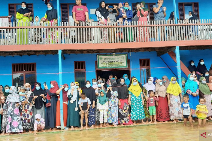 Pakar minta petugas jamin protokol kesehatan di tengah banjir