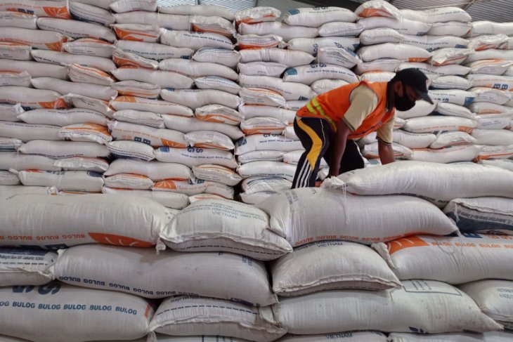 Dirut Bulog pastikan tidak ada impor beras tahun ini, stok capai 1,3 ton dan terus bertambah