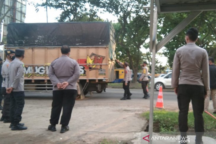 Tunggu arahan, polisi Sumsel antisipasi perpanjangan larangan mudik