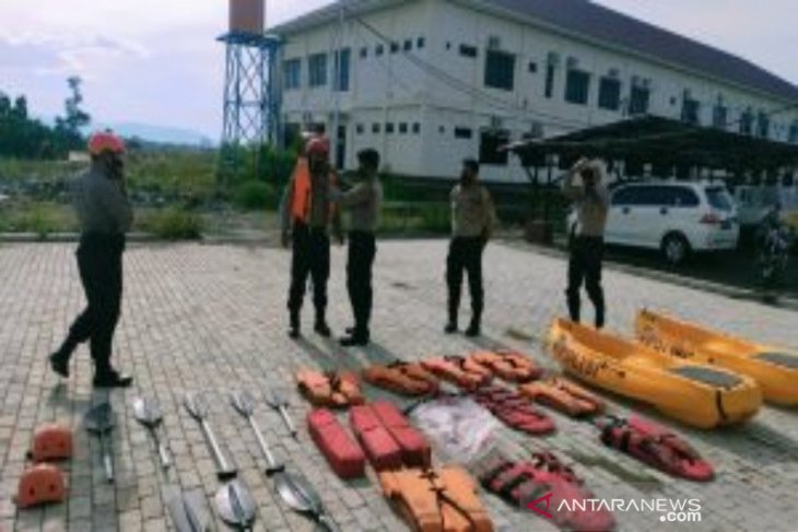 Polres Tanah Bumbu siapkan peralatan SAR antisipasi banjir