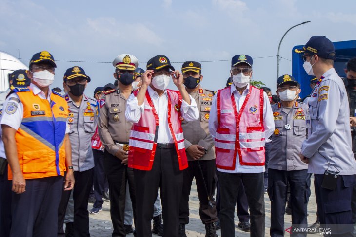 Peninjauan pos layanan swab antigen pemudik