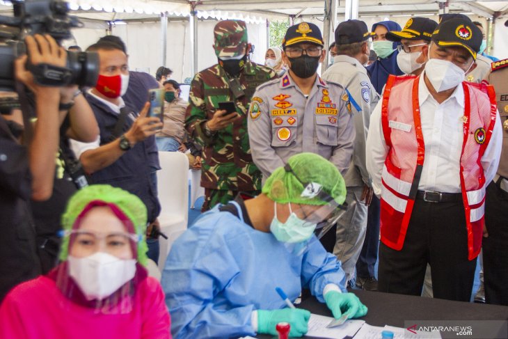 Peninjauan pos layanan swab antigen pemudik