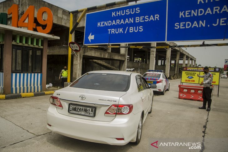 Penyekatan arus balik di rest area tol Cileunyi 