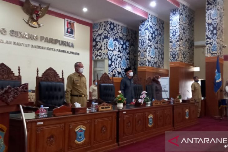 DPRD Pangkalpinang gelar paripurna terkait pandangan fraksi atas tiga Raperda