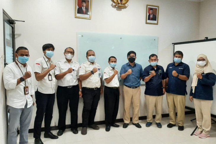 Mega Eltra - Pindad kerja sama produksi-pasarkan mesin pertanian
